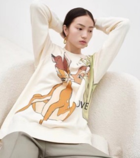 밤비 프린트 맨투맨    E. Bambi print sweatshirt.