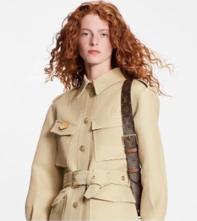 밀리터리 스타일 베이지 벨트 자켓          L. military uniform-style beige belt jacket
