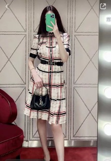 고급진 체크 무늬 디자인 미니 원피스    Luxurious checkered design mini dress