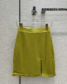 부드러운 재질 자수 미니 스커트  B. soft embroidered mini skirt