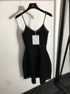 섹시한 스타일 블랙 민소매 드레스   C.  Sexy style black sleeveless dress