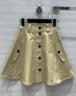 부드러운 하이웨스트 트렌치 스타일 미니스커트  D. Soft high-waist trench style mini skirt