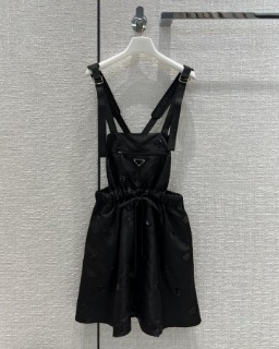 블랙 백 스트랩 여성 스커트  P. Black Back Strap Women&#039;s Skirt