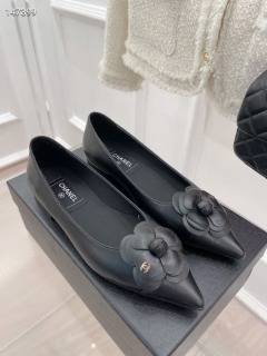 플라워 무늬 디자인 플랫 슈즈    c. Flower-patterned design flat shoes