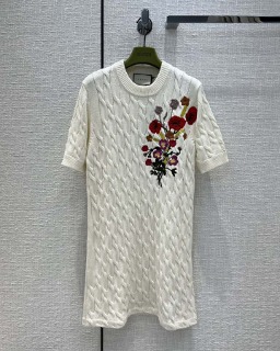 여성 플라워 프린트 디자인 반팔 미니원피스   Women&#039;s flower print design short-sleeved mini dress