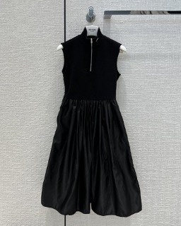 블랙 카라 디자인 민소매 드레스   Black collar design sleeveless dress