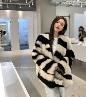 화이트 블랙 컬러 믹스 겨울 퍼  White Black Color Mix Winter Fur