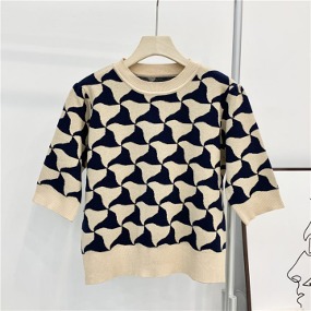 트라이앵글 패턴 니트  Triangle Pattern Knitwear