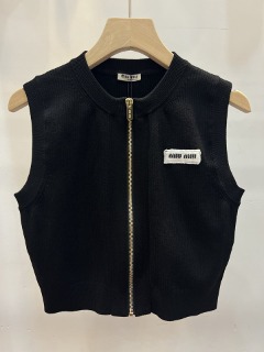 블랙 집업 니트 베스트    Black Zip-Up Knitwear Vest