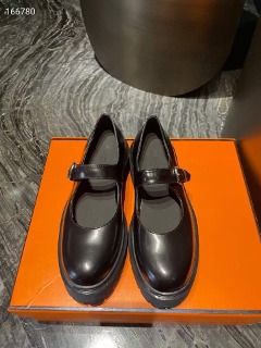 여성 단정한 블랙 슈즈   neat black shoes for women