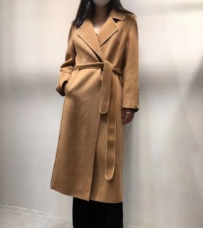 바인딩 가운 코트     J. A coat with a binding gown