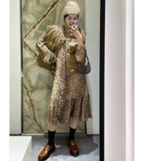 호피 스트랩 루즈 드레스      C. Leopard strap loose dress