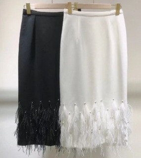 밑단 장식 미들 H라인 스커트      R. hem-decorated middle H-line skirt
