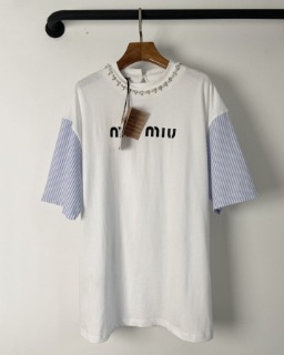 소매 스프라이트 무늬 디자인 반팔티셔츠   M. sleeve sprite pattern design short-sleeved T-shirt
