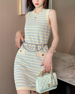 스프라이트 무늬 밝은 허리 슬림 민소매 드레스    F. Sprite-patterned bright waist slim sleeveless dress