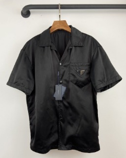 시크한 블랙 데일리 유광 셔츠    P. Chic Black Daily Glossy Shirt