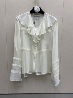 우아한 화이트 프릴카라 블라우스   an elegant white frilled collar blouse
