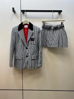 여성 단정한 체크 무늬 디자인 자켓 앤 스커트 세트   women&#039;s neat checkered design jacket and skirt set