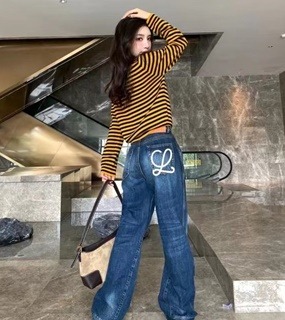 심플한 브랜드 로고 디자인 긴 청바지   Simple Brand Logo Design Long Jeans