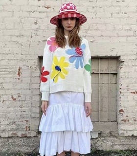 꽃무늬 패턴 긴팔니트   flower-patterned long-sleeved knitwear