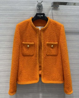여성 오렌지 컬러 단정한 긴소매 자켓  women&#039;s orange-colored neat long-sleeved jacket