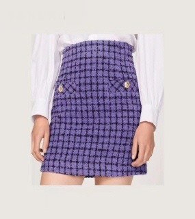 보라체크 스커트   a purple checkered skirt