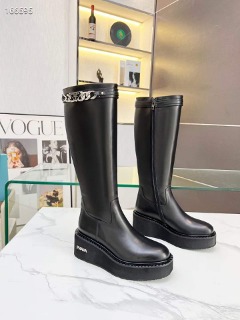 굽높은 블랙 부츠   high-heeled black boots