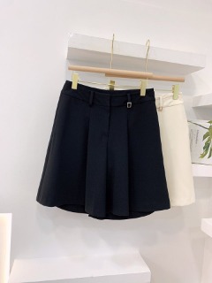 M샤 와이드 숏팬츠  M Shorts with Wide Leg Pants