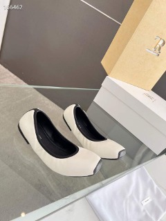 귀여운 디자인 화이트 슈즈   Cute design white shoes