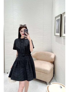 블랙 반소매 미니원피스   Black short-sleeved mini-dress